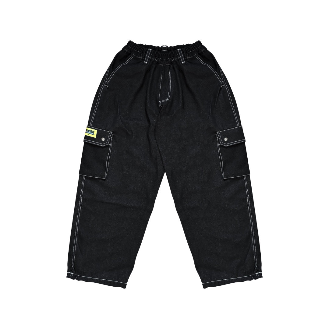 BLACK CARGO PANTS